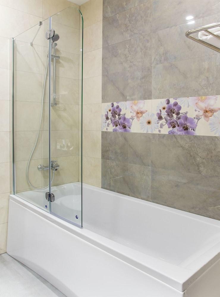 Willing Hotel Мінськ Екстер'єр фото