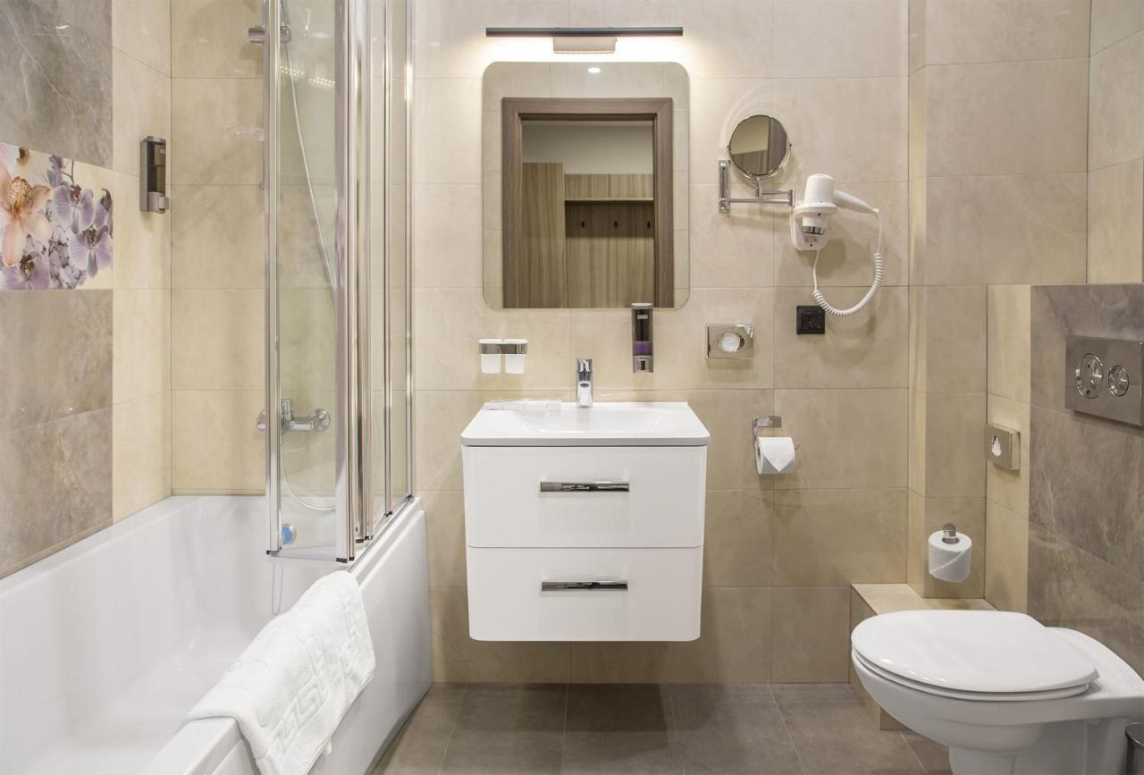Willing Hotel Мінськ Екстер'єр фото