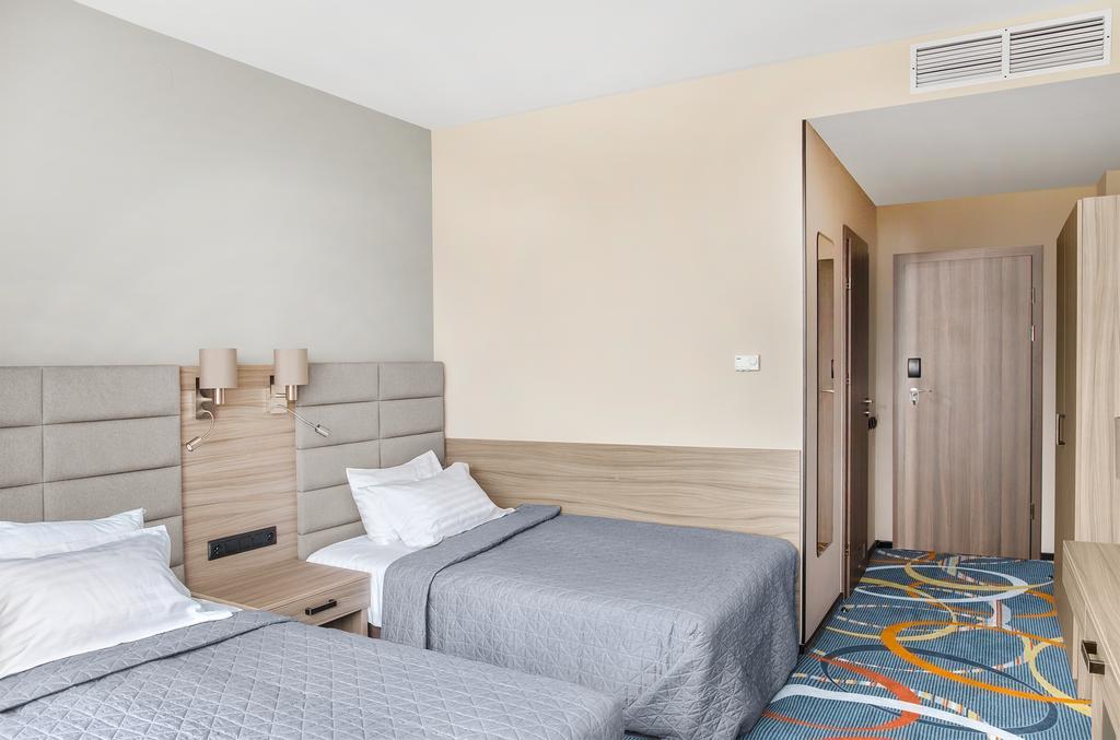 Willing Hotel Мінськ Екстер'єр фото